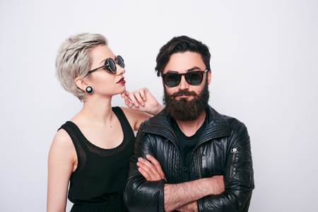 Étude de Marché : Votre Placement Digital dans l'Optique Solaire (Lunettes de Soleil)